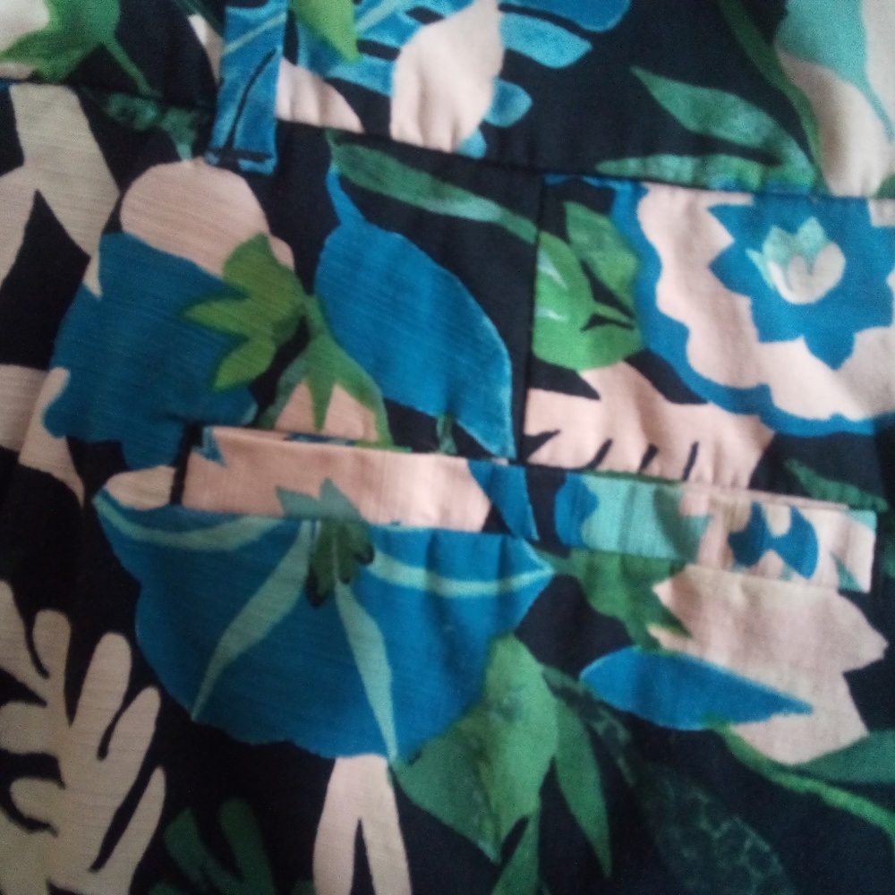 Loft Hawaiian Print Flat Front Shorts Size 0 - Picture 2 of 4